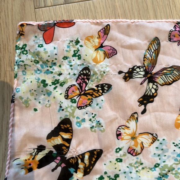 Silky Butterfly Scarf - Picture 4 of 4
